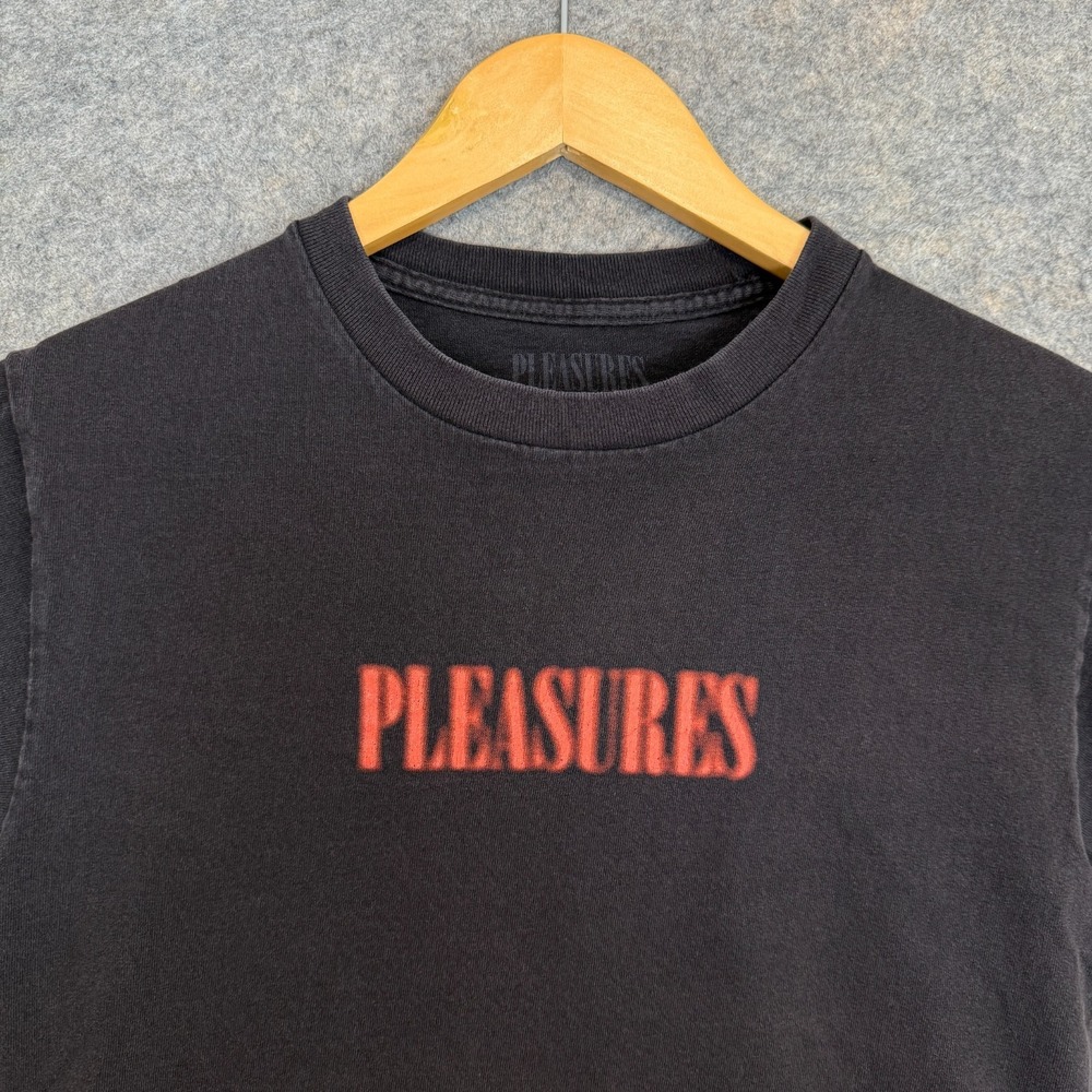 Pleasures Blurry Tee Shirt‎ Womens Small Black Red Crewneck Tshirt - Picture 2 of 7